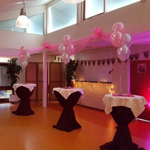Tafel decoratie met 4 heliumballonnen 